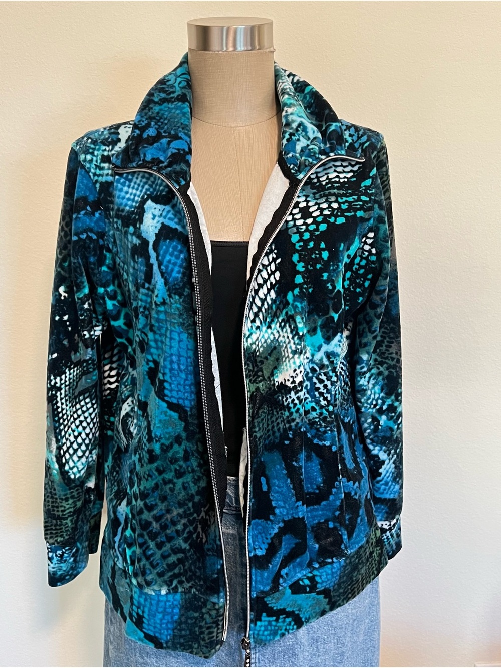 Onque Casuals Blue Teal Snake-Print Teddy Jacket